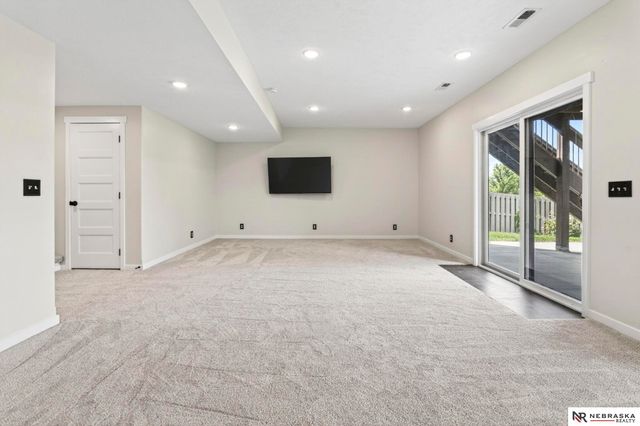 1516 S 210th Street, Omaha, NE 68022