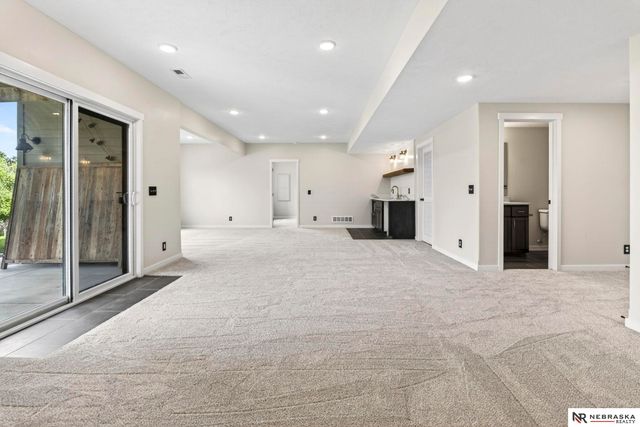1516 S 210th Street, Omaha, NE 68022