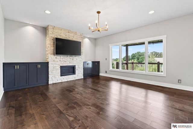 1516 S 210th Street, Omaha, NE 68022