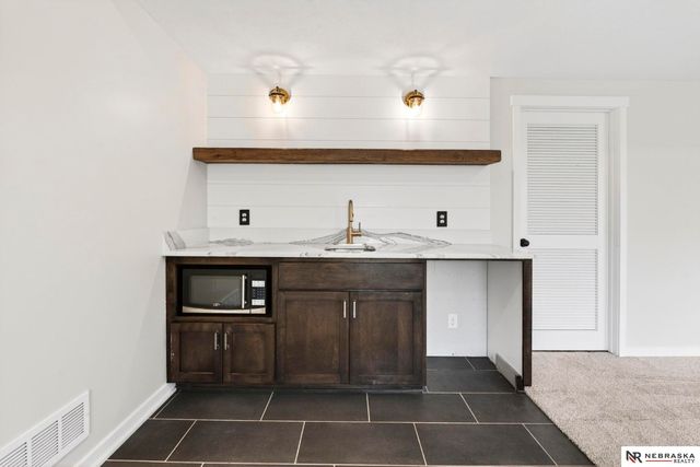 1516 S 210th Street, Omaha, NE 68022