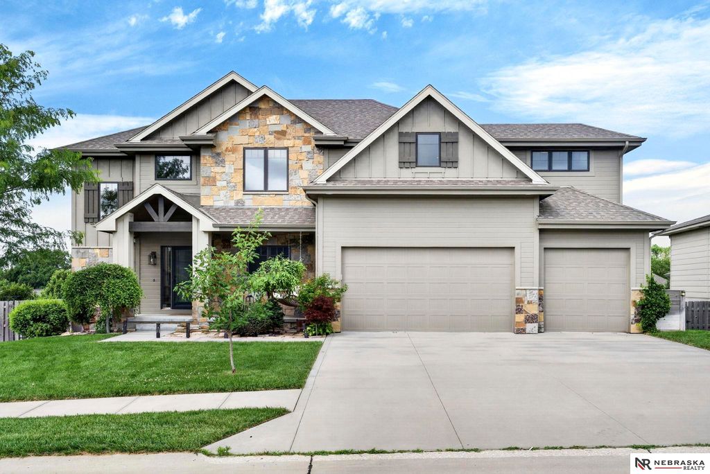 1516 S 210th Street, Omaha, NE 68022