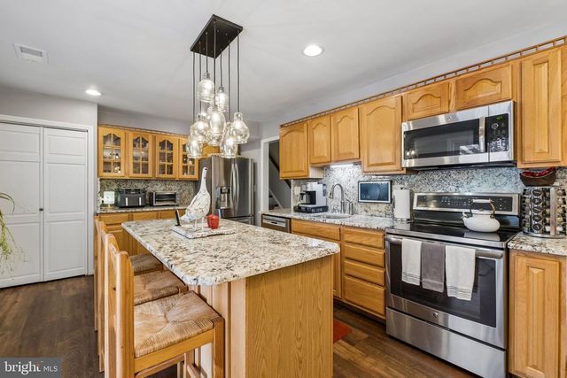 10 MONROE WAY, Newtown, PA 18940