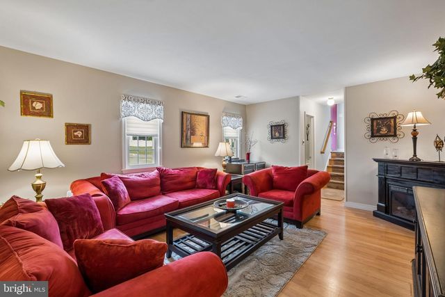 10 MONROE WAY, Newtown, PA 18940