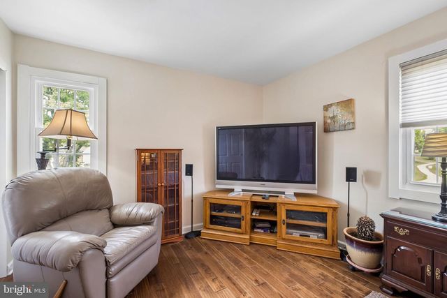 10 MONROE WAY, Newtown, PA 18940