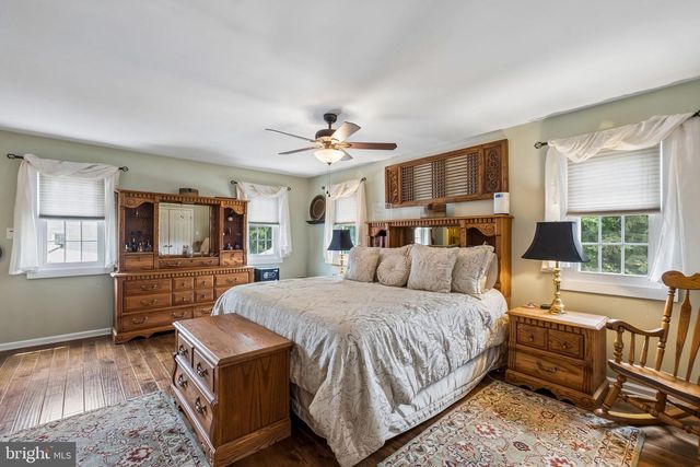 10 MONROE WAY, Newtown, PA 18940