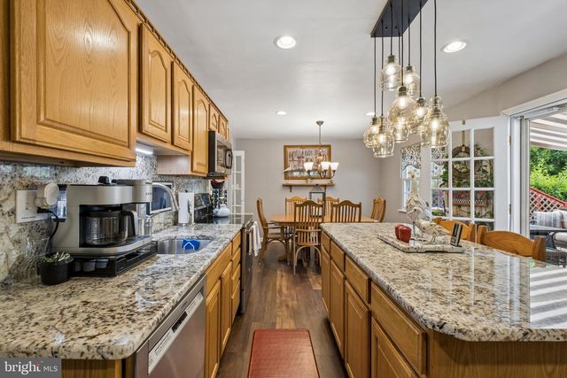 10 MONROE WAY, Newtown, PA 18940