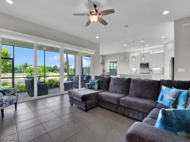 28426 Montecristo LOOP, Bonita Springs, FL 34135