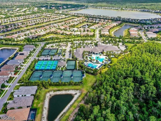 28426 Montecristo LOOP, Bonita Springs, FL 34135