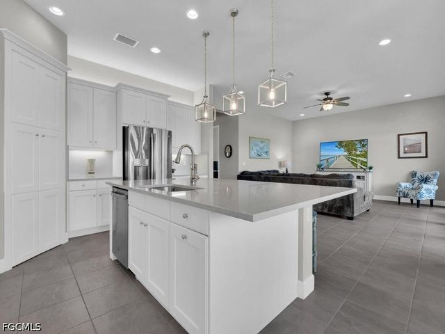 28426 Montecristo LOOP, Bonita Springs, FL 34135