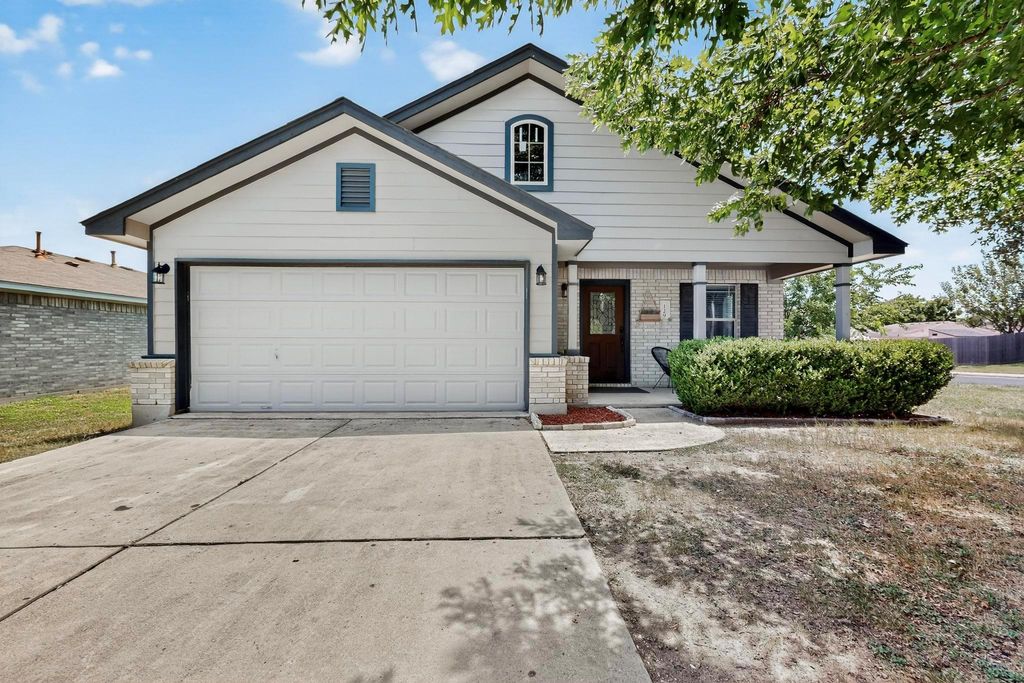 129 Salado DR, Kyle, TX 78640