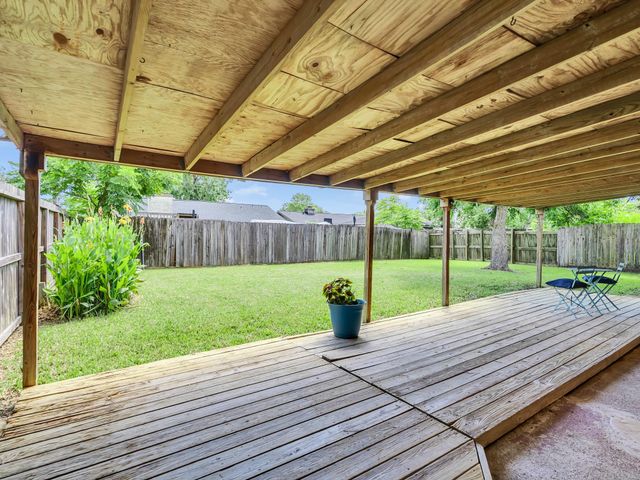 16811 Stardale Lane, Friendswood, TX 77546