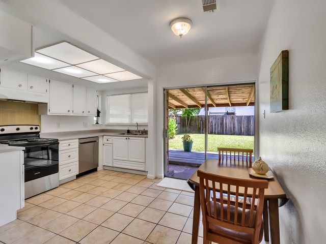 16811 Stardale Lane, Friendswood, TX 77546