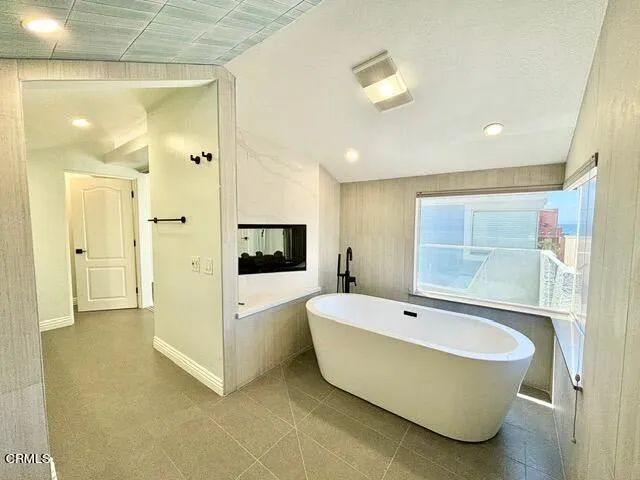 108 Los Feliz Street, Oxnard, CA 93035