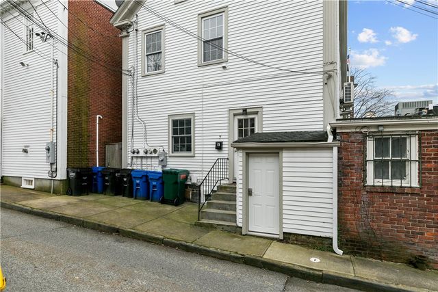 8 Franklin Street 3, Newport, RI 02840