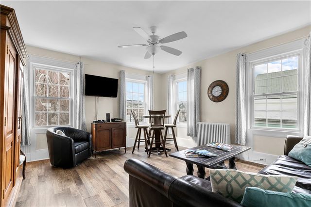 8 Franklin Street 3, Newport, RI 02840