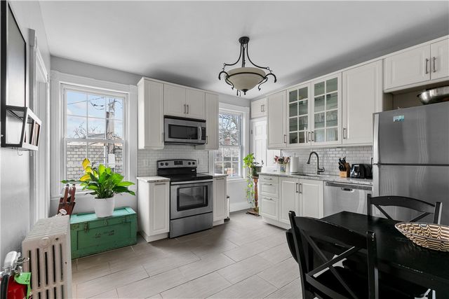 8 Franklin Street 3, Newport, RI 02840
