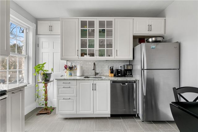 8 Franklin Street 3, Newport, RI 02840