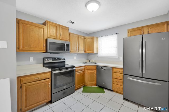 1011 Twin Circle Drive 1011, South Windsor, CT 06074