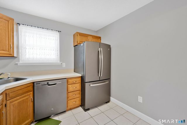 1011 Twin Circle Drive 1011, South Windsor, CT 06074