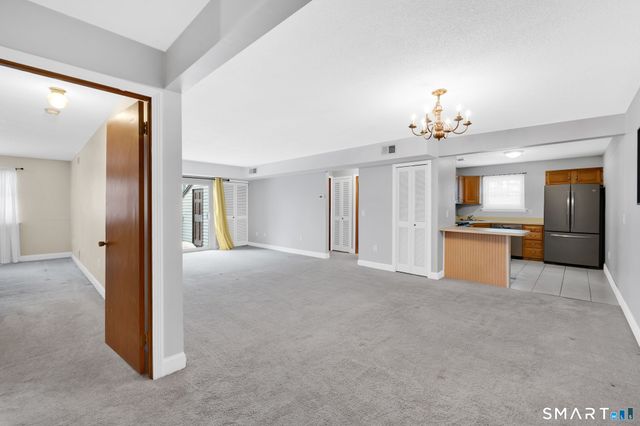 1011 Twin Circle Drive 1011, South Windsor, CT 06074