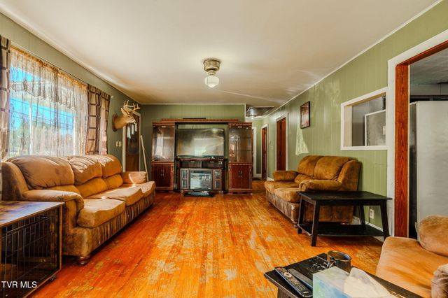 190 Debusk Road, Greeneville, TN 37743