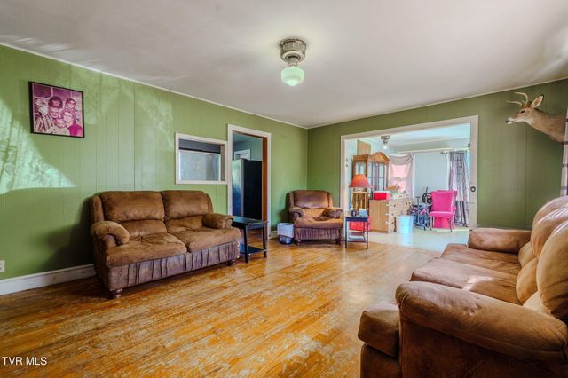 190 Debusk Road, Greeneville, TN 37743