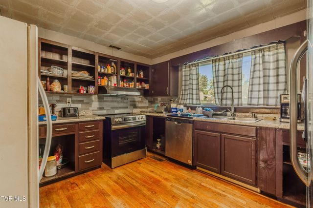 190 Debusk Road, Greeneville, TN 37743