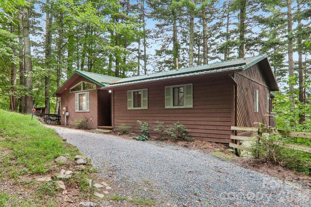 21 Wild Bird Lane, Maggie Valley, NC 28751