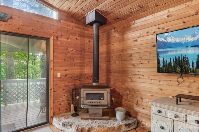 21 Wild Bird Lane, Maggie Valley, NC 28751