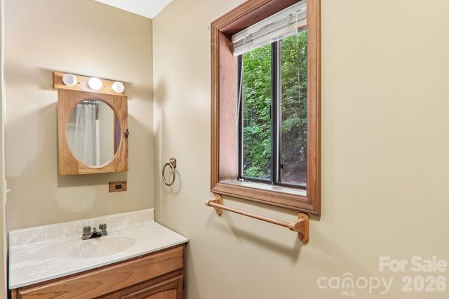 21 Wild Bird Lane, Maggie Valley, NC 28751