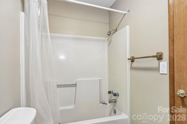 21 Wild Bird Lane, Maggie Valley, NC 28751