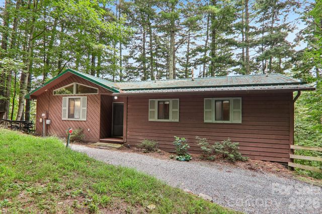 21 Wild Bird Lane, Maggie Valley, NC 28751