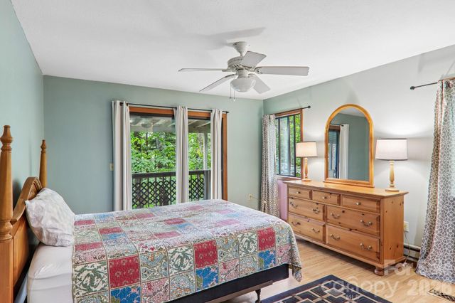 21 Wild Bird Lane, Maggie Valley, NC 28751