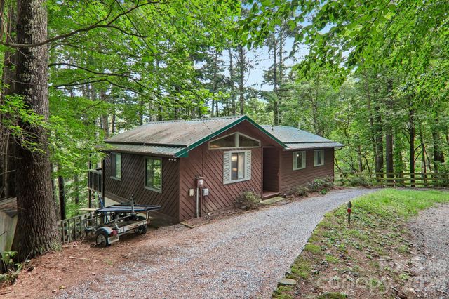 21 Wild Bird Lane, Maggie Valley, NC 28751