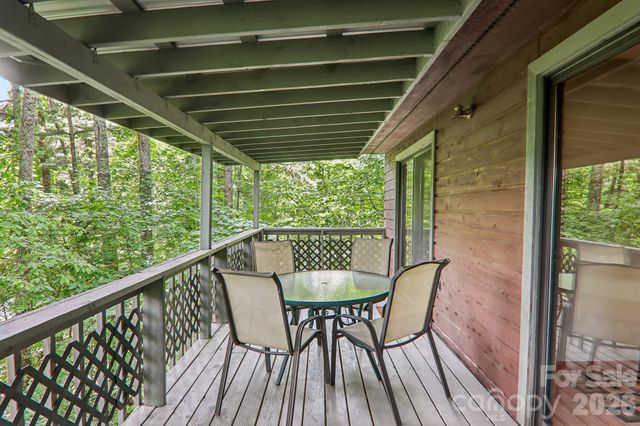 21 Wild Bird Lane, Maggie Valley, NC 28751