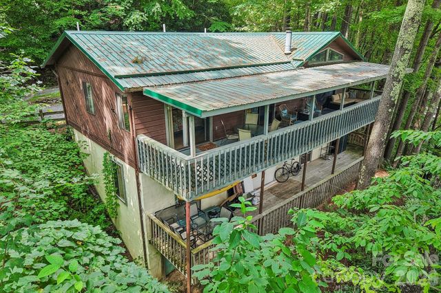21 Wild Bird Lane, Maggie Valley, NC 28751