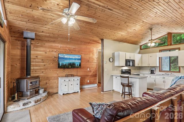 21 Wild Bird Lane, Maggie Valley, NC 28751
