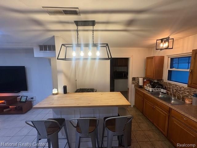 27029 Michelle Court, Taylor, MI 48180