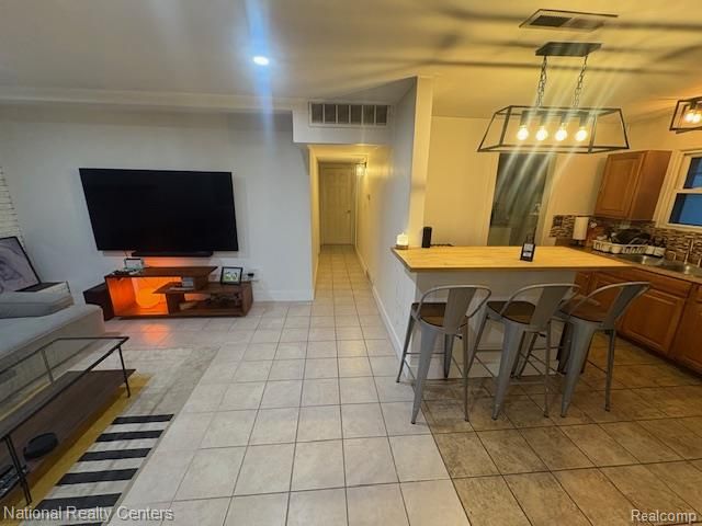 27029 Michelle Court, Taylor, MI 48180