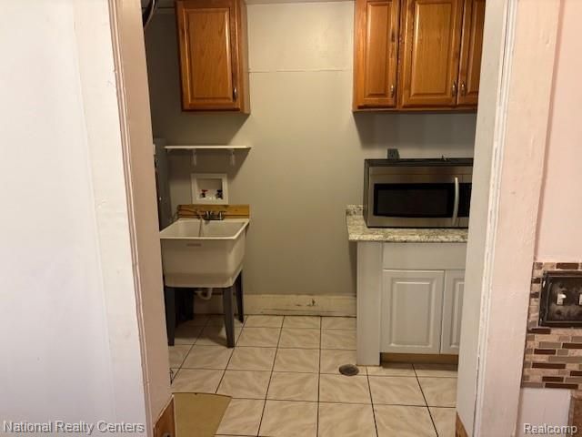 27029 Michelle Court, Taylor, MI 48180