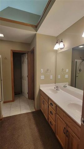 4602 N Heatherwood Drive, St Joseph, MO 64506