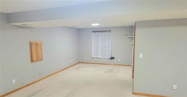 4602 N Heatherwood Drive, St Joseph, MO 64506