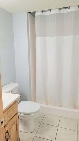 4602 N Heatherwood Drive, St Joseph, MO 64506