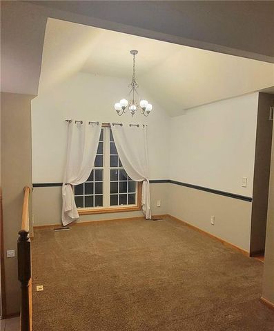 4602 N Heatherwood Drive, St Joseph, MO 64506