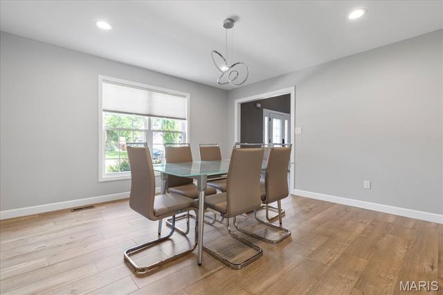 2117 Woodlet Park Drive, Chesterfield, MO 63017