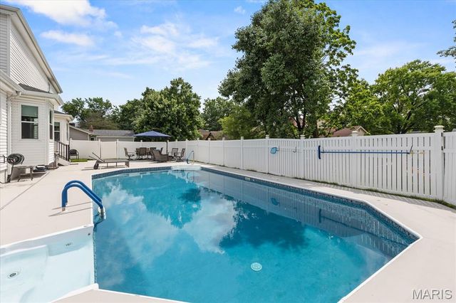2117 Woodlet Park Drive, Chesterfield, MO 63017