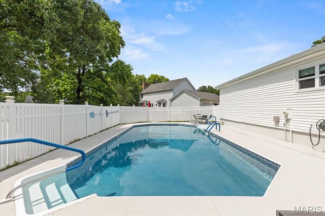 2117 Woodlet Park Drive, Chesterfield, MO 63017