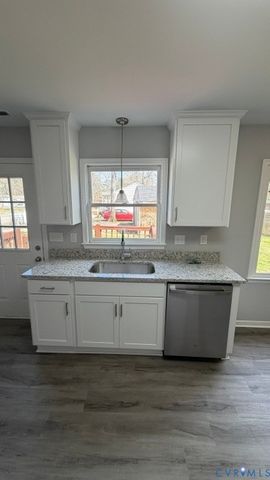 6150 Thierry St, Chesterfield, VA 23234