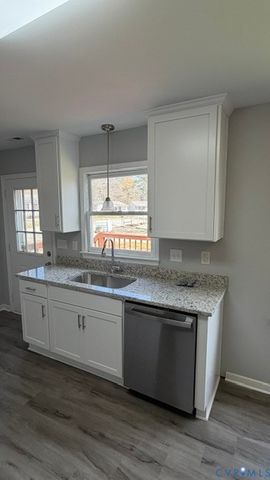 6150 Thierry St, Chesterfield, VA 23234