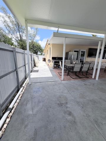 1670 NW 73rd St, Miami, FL 33147